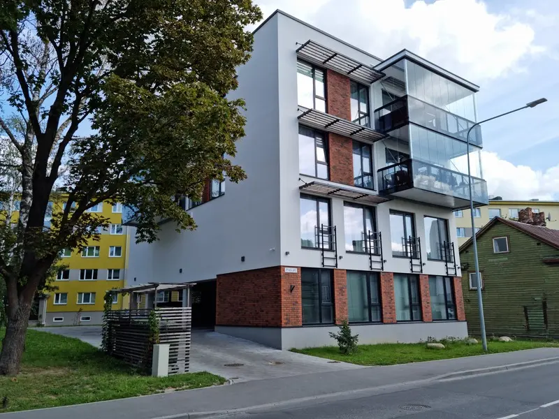 KORTERELAMU KATUSETÖÖD TARTUS PIKK 46 20240828_133249 800X600 Korterelamu katusetööd Tartus Pikk 46