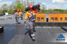 KATUSE RULLMATERJALIDE TRANSPORT LAMEKATUSEL Katuse rullmaterjalide transport SBS kattega lamekatusel