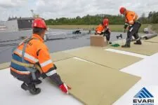 KATUSTE SOOJUSTUS OÜ EVARI EHITUS OBJEKTIL Katuste soojustus OÜ Evari Ehitus objektil