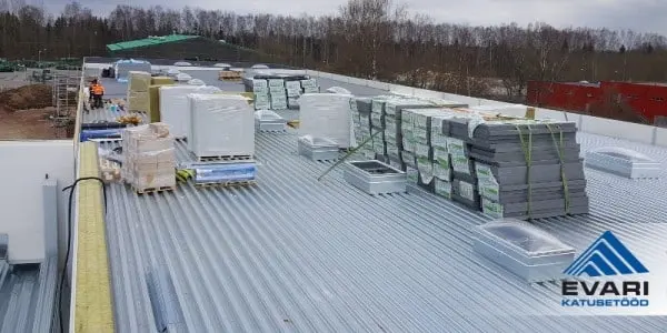 PVC katusekattega katusetööd Tartus Klaasi 14