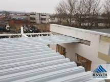 Profiilplekist katuse kandekonstruktsioon Tartu Teguri 47b