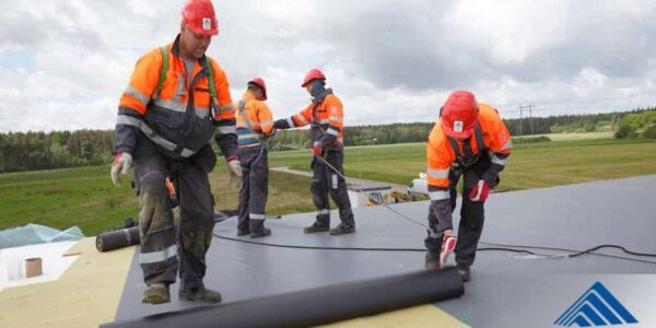 Katuste ehitus, PVC plastrullmaterjalist katusekatte paigaldus, paigaldustööd