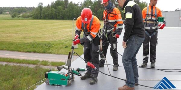 PVC katus, paaniotsa keevitamine lamekatusetöödel