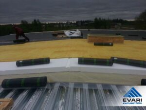 Katuse soojustus TOCI OÜ tootmishoone laienduse katusel Tartumaal