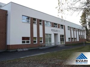 Paikuse Spordi- ja Tervisekeskuse lamekatus Pärnumaal