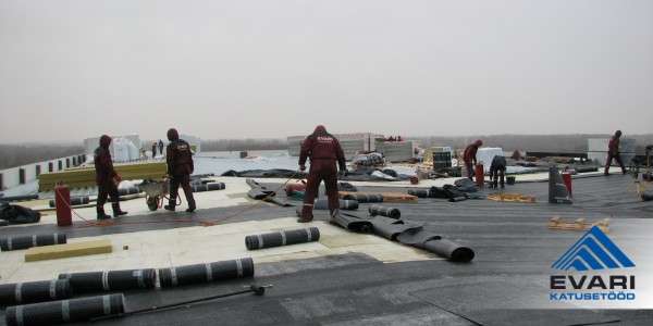 Katusetööd A. Le Coq AS logistikakeskuse lamekatuse ehitamisel Tartus