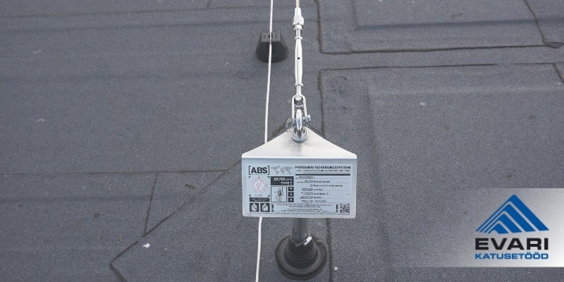 Turvapollar tagab katusel turvalisuse, markeering