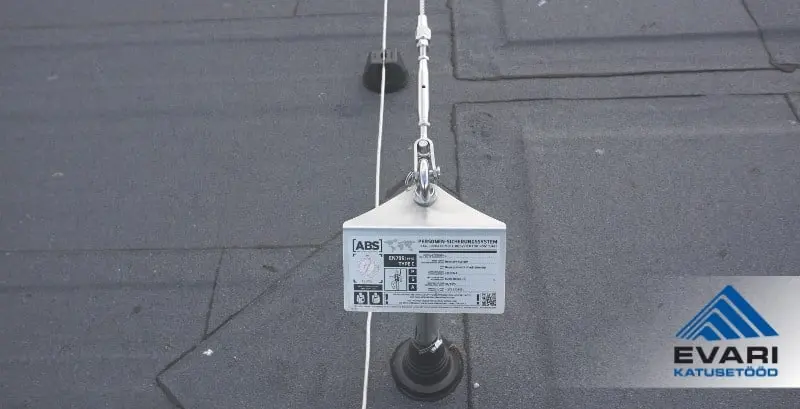 POLLAR TAGAB KATUSEL TURVALISUSE Turvapollar tagab katusel turvalisuse, markeering