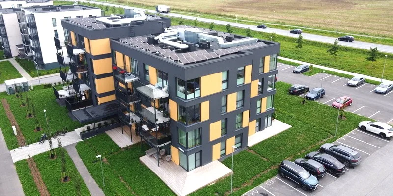 Kortermaja katuseehitus Tartumaal Kaupmehe 12 Raadi alevis