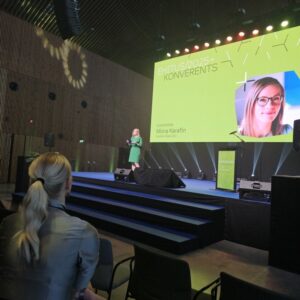 Miina Karafin - koverentsi moderaator. Ehituskonverents Ehitus 2025+ Tallinna Sadama Kruiisiterminalis