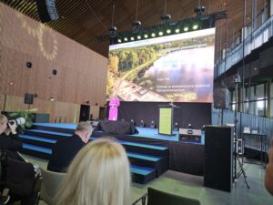 Kaja Pae Kliimaministeeriumi ehituse ja elukeskkonna osakonna juhataja. Ehituskonverents Ehitus 2025+ Tallinna Sadama Kruiisiterminalis toimus 02.12.2025