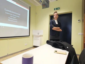 LAMEKATUSETARINDI LÄBIVIIGUD JA SÕLMLAHENDUSED Lamekatusetarindi labiviigud ja solmlahendused 800600 20251023 120138 1 - OÜ Evari Ehitus