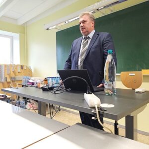 Lamekatusetarindi labiviigud ja solmlahendused 800600 20251023 120225 1 - OÜ Evari Ehitus