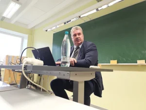 LAMEKATUSETARINDI LÄBIVIIGUD JA SÕLMLAHENDUSED Lamekatusetarindi labiviigud ja solmlahendused 800600 20251023 130715 1 - OÜ Evari Ehitus