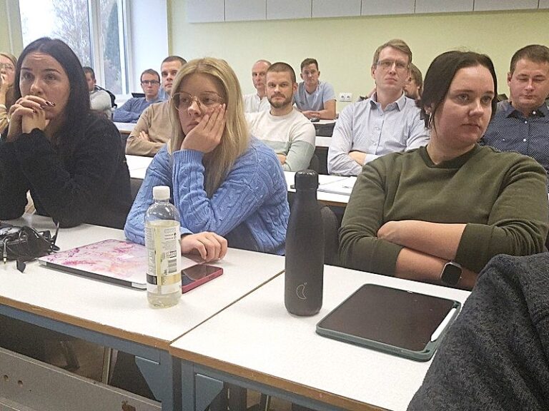 Lamekatusetarindi labiviigud ja solmlahendused 800600 20251023 130827 1 - OÜ Evari Ehitus