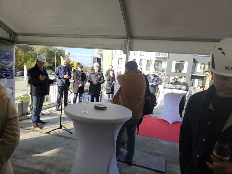 Linnupargi arenduse viimase maja nurgakivi 800600 20251003 140429 1 - OÜ Evari Ehitus