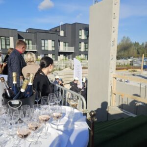 Linnupargi arenduse viimase maja nurgakivi 800600 20251003 142234 1 - OÜ Evari Ehitus