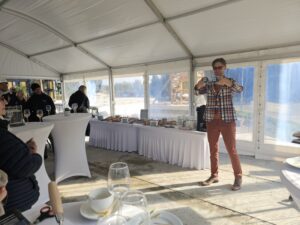 Linnupargi arenduse viimase maja nurgakivi 800600 20251003 145125 1 - OÜ Evari Ehitus