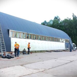 Kaarhalli soojustamine ja h&uuml;droisolatsioonit&ouml;&ouml;d