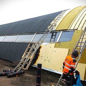 Kaarhalli soojustamine katusevilla plaatidega