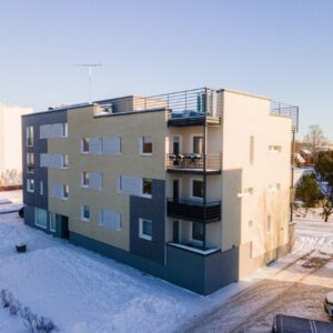 KATUSE LISATÖÖD JA ERILAHENDUSED - DETAILID MÄÄRAVAD TERVIKU Marmoroc fassaadikate Raplas Männi 3