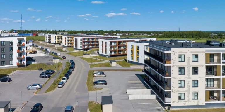 Korterelamu katuse ehitus Tartus Kvartsi 6 Ränilinna linnaosas