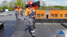 Katuse rullmaterjalide transport lamekatusel Katuse rullmaterjalide transport SBS kattega lamekatusel