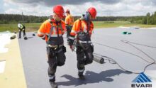 PVC kattematerjali pingutamine PVC kattematerjali pingutamine lamekatuste ehitamisel
