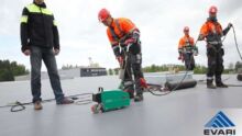 Plastrullmaterjalist katusekatte automaatkeevitus