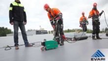 Plastrullmaterjalist katusekatte automaatkeevitus Plastrullmaterjalist katusekatte automaatkeevitus